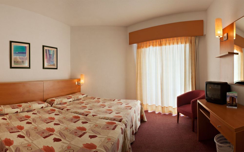 Alone Hotel 3*