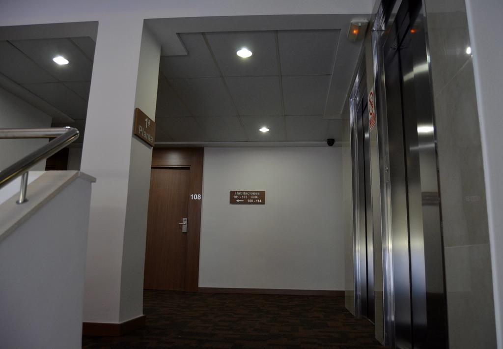 Alone Hotel